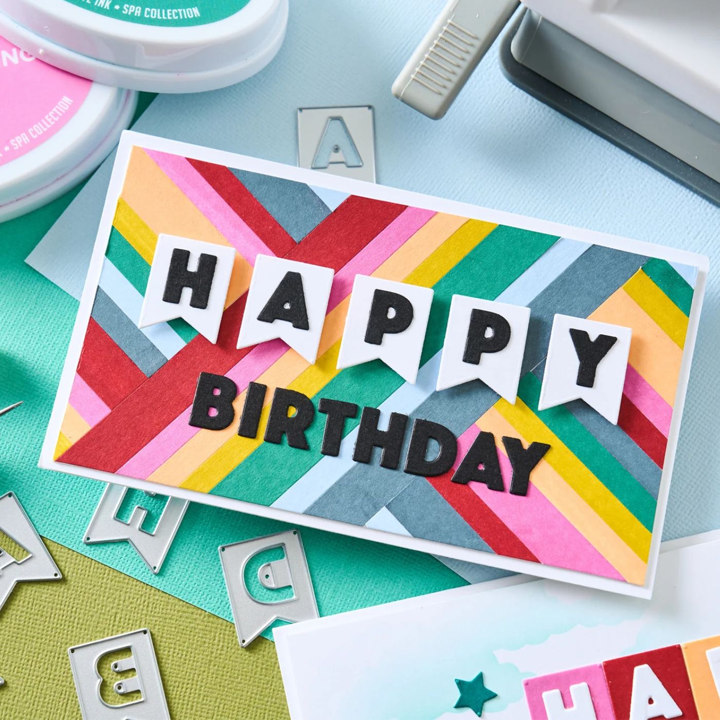 Troqueles Thinlits Birthday Bunting de Catherine Pooler