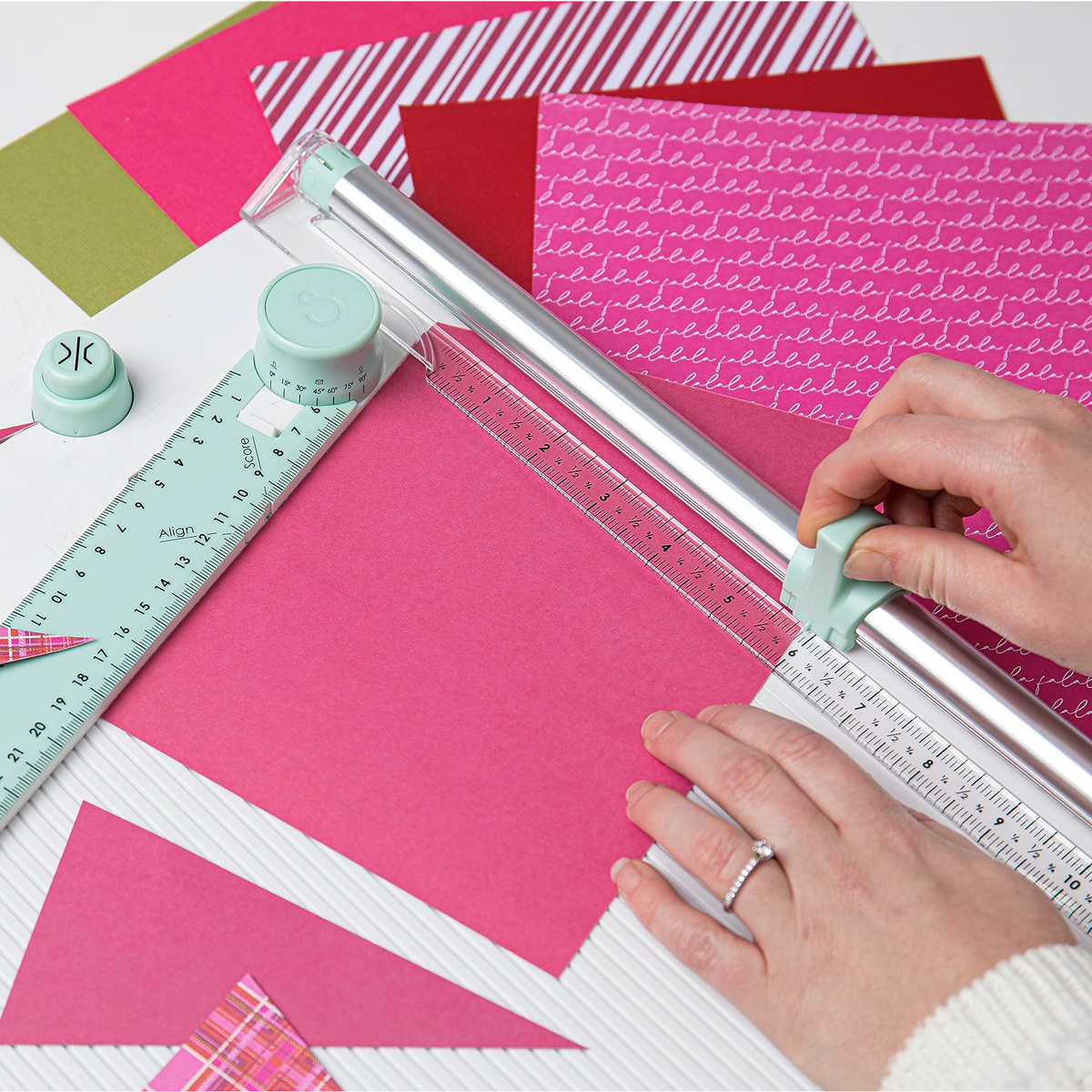 Tabla de marcar y recortadora Sizzix: corta, marca y perfora con una sola herramienta