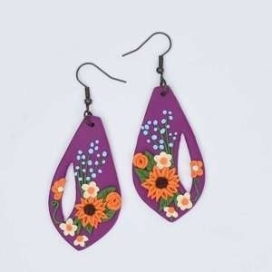 Aretes hechos con Sculpey Soufflé, acabado gamuza mate