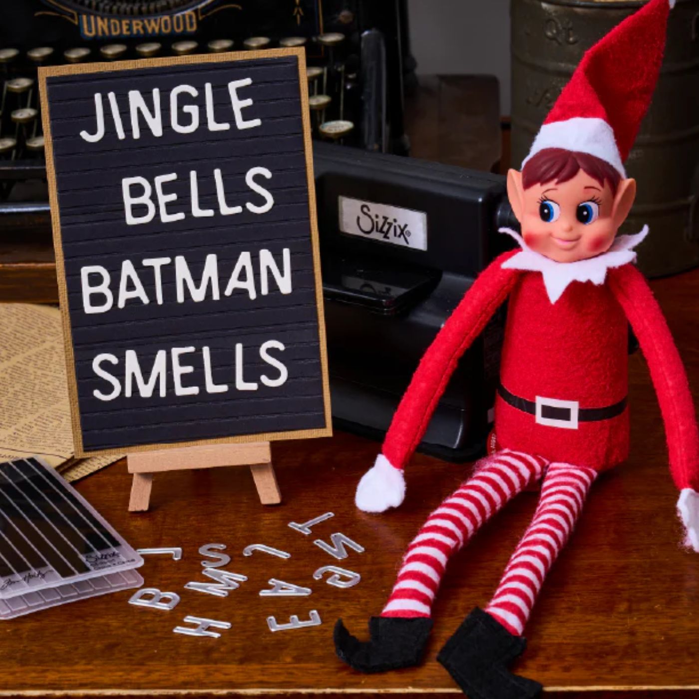 Troqueles Thinlits con Folder Embossing Letterboard para Sidekick de Tim Holtz